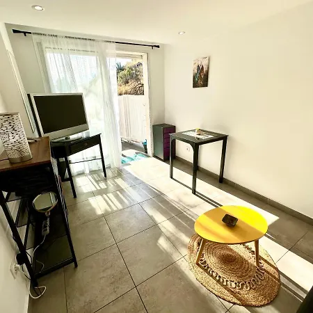 Port Et Plage De Logement Avec Terrasse Et Parking Appartement